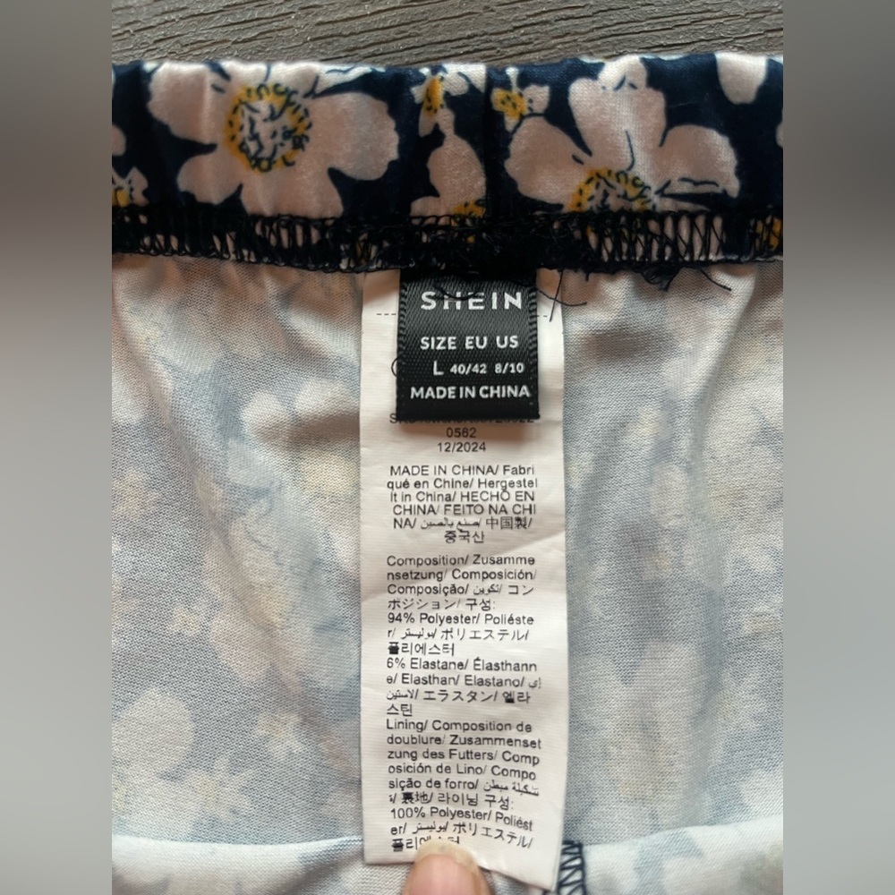 Floral Print Biker Shorts Set - Picture 7 of 8